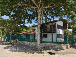 Image 5 - 857801