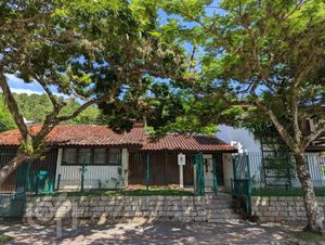 Image 8 - 857801