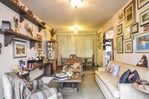 Image 10 - 857876