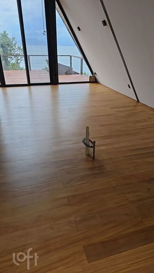 Image 4 - 857893