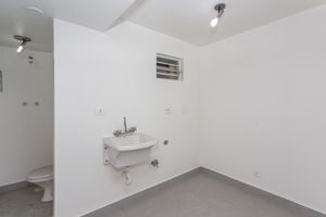 Image 33 - 857895