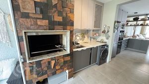 Image 14 - 857907