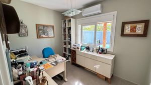 Image 8 - 857907