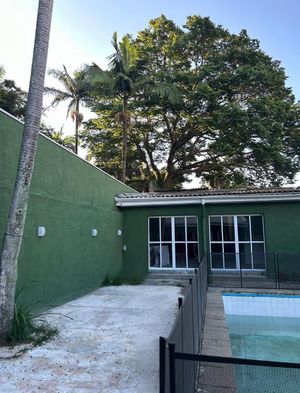 Image 8 - 858017