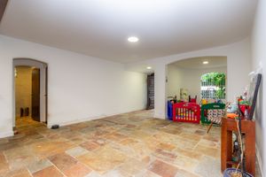 Image 16 - 858017
