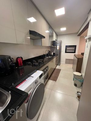 Image 11 - 858018