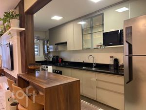 Image 8 - 858018