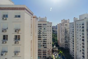 Image 14 - 858030