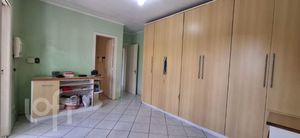 Image 6 - 858031