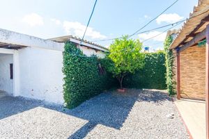 Image 19 - 858045