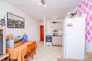 Image 3 - 858051
