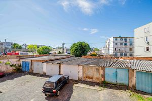 Image 14 - 858051