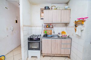 Image 18 - 858051