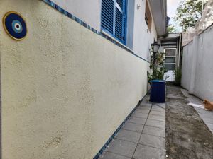 Image 3 - 858061