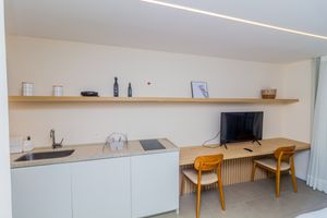 Image 9 - 858065