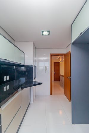 Image 34 - 858098