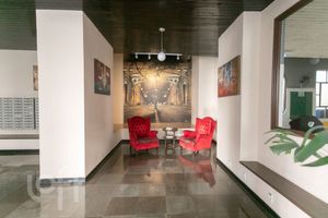 Image 34 - 858108