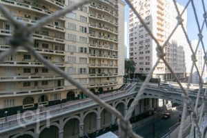 Image 3 - 858108