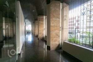 Image 33 - 858108
