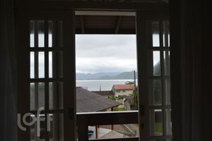 Image 16 - 858144