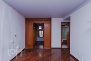 Image 16 - 858150