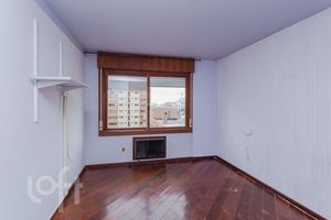 Image 15 - 858150