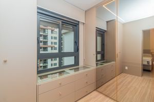 Image 11 - 858162
