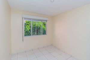 Image 4 - 858170