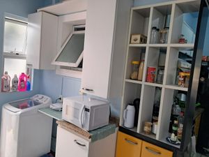 Image 10 - 858179