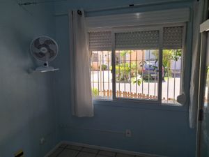 Image 5 - 858179