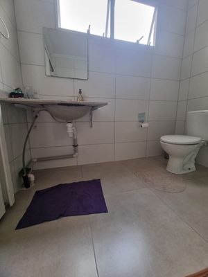 Image 19 - 858180