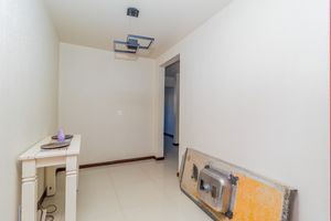 Image 19 - 858181