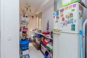 Image 12 - 858195