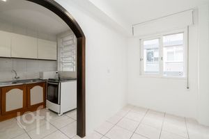 Image 18 - 858240