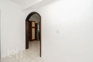 Image 19 - 858240