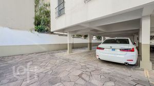 Image 19 - 858248