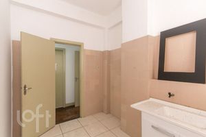 Image 9 - 858275