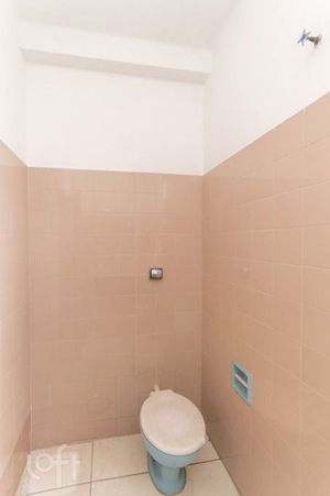 Image 35 - 858275