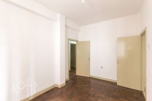 Image 3 - 858275