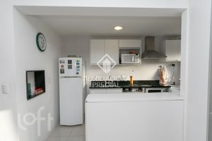 Image 32 - 858294