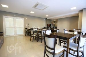 Image 4 - 858294