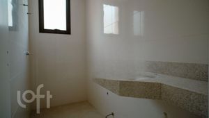 Image 33 - 858298