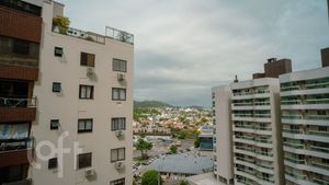 Image 35 - 858298