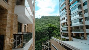 Image 39 - 858298