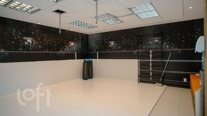 Image 33 - 858299