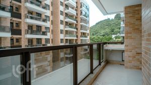 Image 40 - 858299