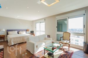Image 19 - 858312