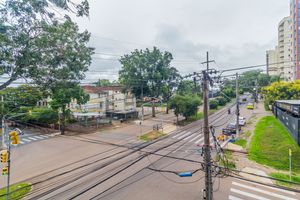 Image 10 - 858319