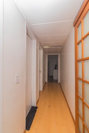Image 20 - 858319