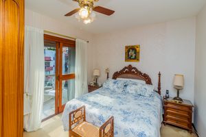Image 11 - 858343